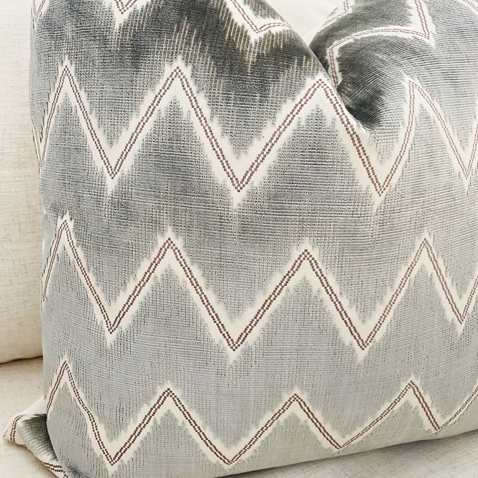 White| Black | Grey | Silver Pillows