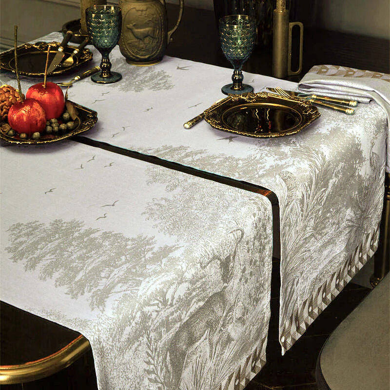 Le Jacquard Français Forêt Enchantée Table Runner - Argent (Grey)