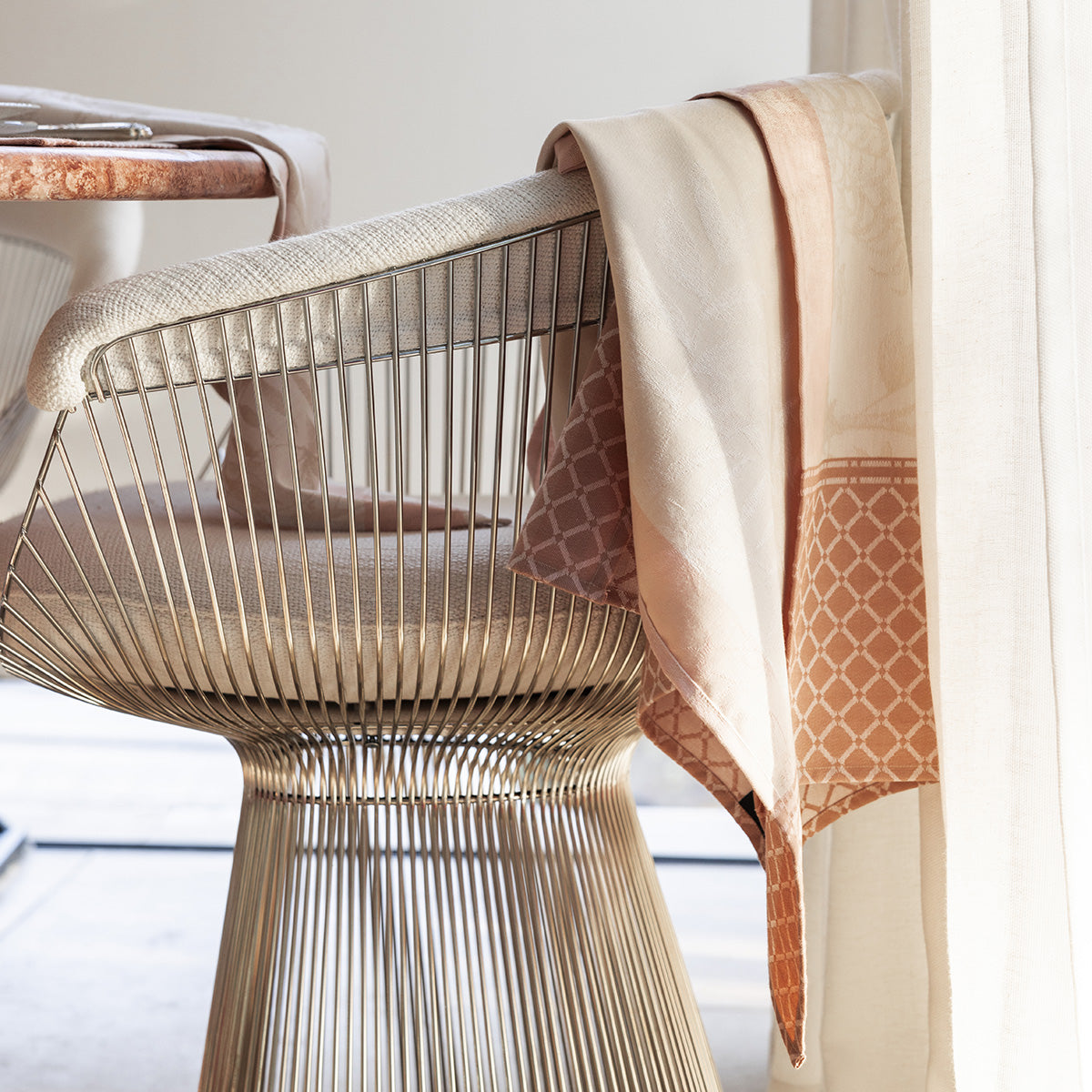 Le Jacquard Français Jardin d'Éden Table Collection - Le Sable (Beige)