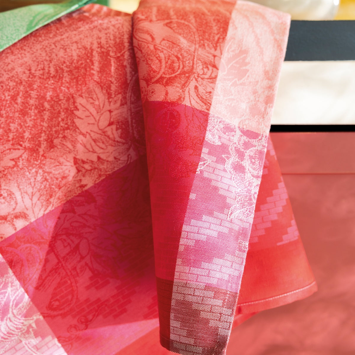 Vignoble Tea Towel - Raisin (Pink)