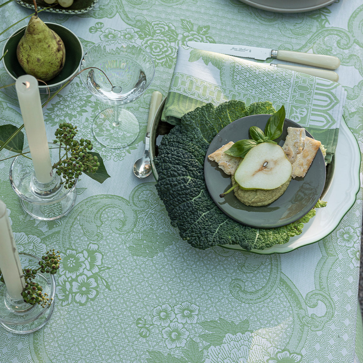Le Jacquard Français Promenade Impériale Table Cloth - Jade (Green)